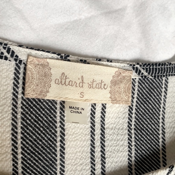 Striped bell sleeve top! - Picture 4 of 4